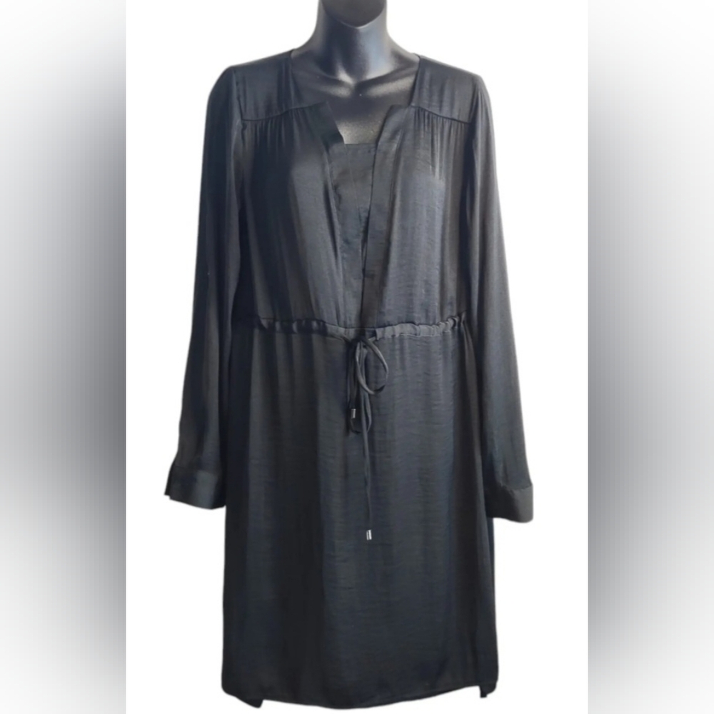 Elegant The Vera Wang Black Dress is a luxurious and elegant M L women l